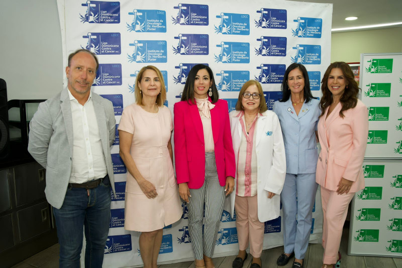 Alfonso García, Rosa Ivanovna Varela, Veruscka Santana, Rosa H. Vassallo Jullia Guerra e Ingrid Góme