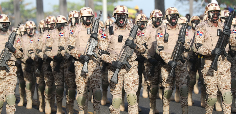 El Cuerpo Especializado en Seguridad Fronteriza Terrestre (Cesfront) es un ente especializado, dependiente del Ministerio de Defensa, que se encarga del control y protección nacional en la frontera con Haití.
