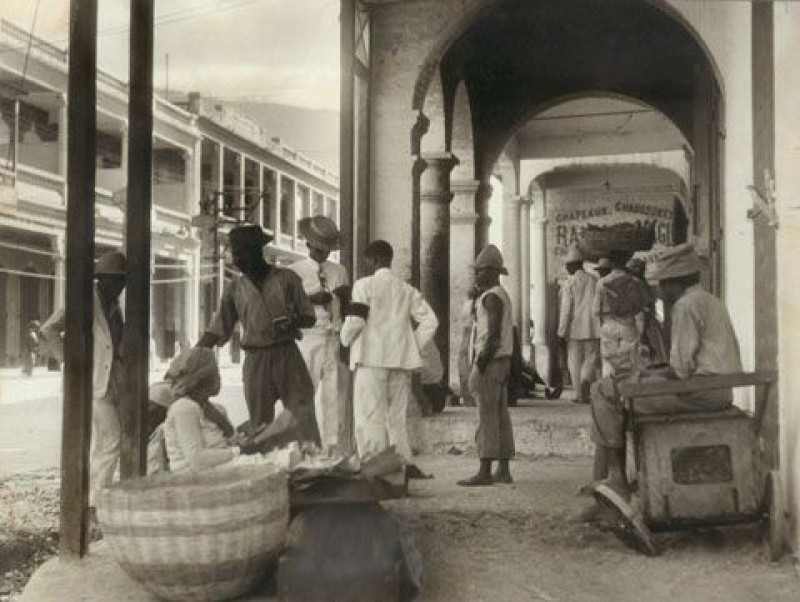 Ambiente en el centro de Puerto Príncipe, capital haitiana, en los años de 1970.