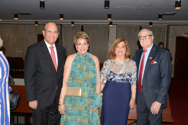 César Castaños, Belkis de Castalos, Mildred Berges de Sánchez y Luis Sánchez Noble.