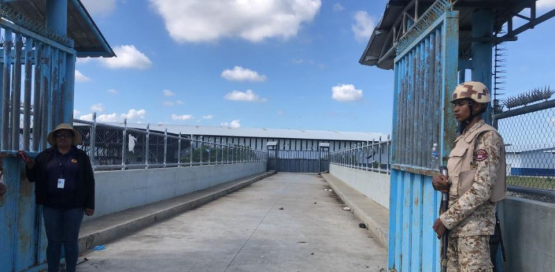 Los haitianos mantuvieron cerrado su portón ayer, a pesar de que el gobierno flexibilizó sus medidas y abrió la frontera por Dajabón