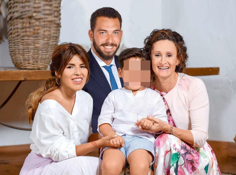 Isa Pantoja es madre de un niño que ya tiene nueve años.