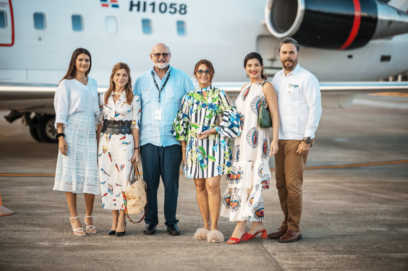 Jessica Chahin, Paola Rainieri, Omar Chahin, Kathia Valverde de Chahin, Elizabeth Chahin y Ernesto Báez