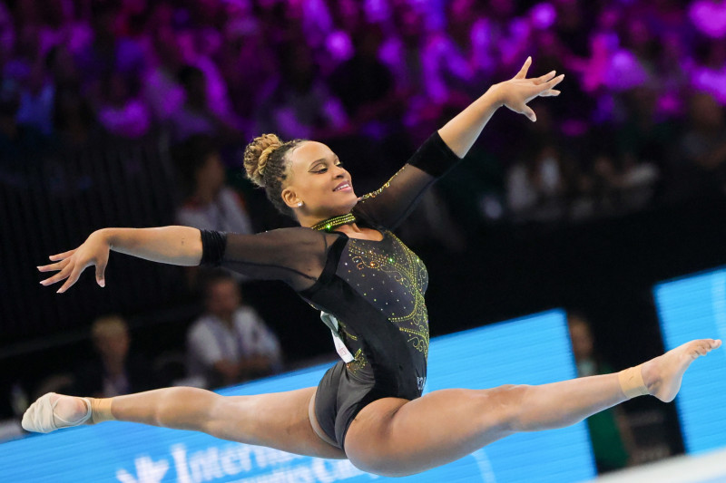 La gimnasta brasileña Rebeca Andrade durante los ejercicios de suelo en el pasado Mundial de Amberes, el 4 de octubre.