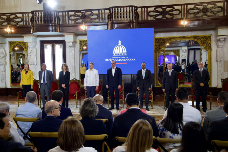 El presidente Luis Abinader participó en el acto con representantes de la UE.