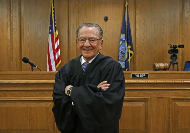 El juez estadounidense municipal principal de Providence, Rhode Island, Frank Caprio