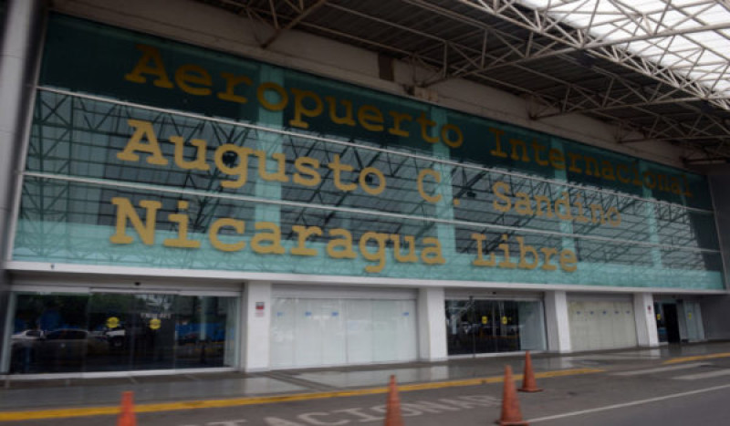 Fachada del aeropuerto internacional Augusto Cesar Sandino. Managua.16/octubre/2015.