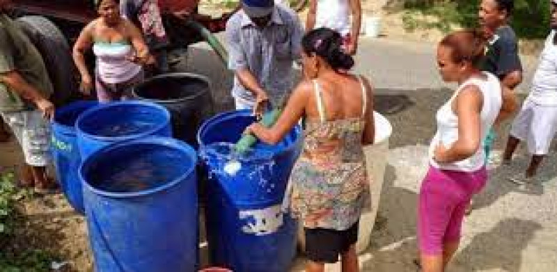 La escasez de agua preocupa a los vecindarios del barrio Cienfuegos, de Santiago.