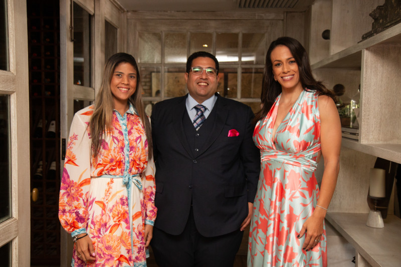 Pamela Toribio, Tony Gómez y Ángela Bernal