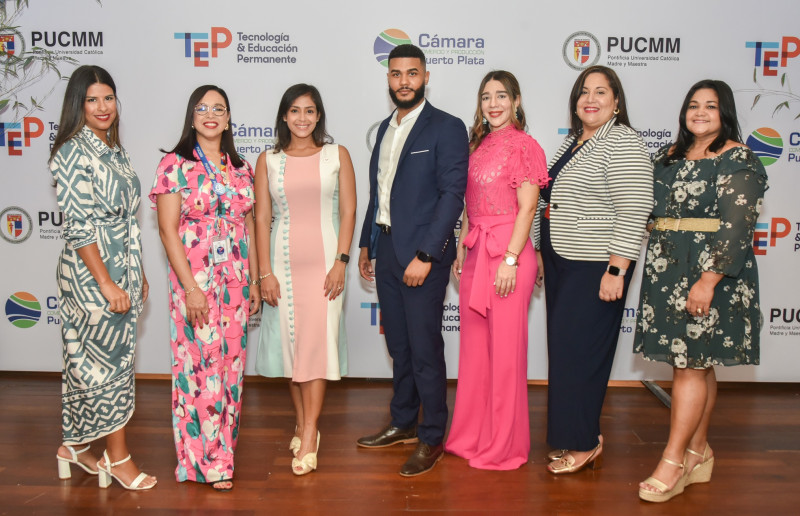 María José Germoso, Idiana Matista, Rose Mary Rodríguez, Marinés Velázquez, Irnivng Domínguez, Gisselle Calderón, Rhina Crespo, Eurania Peralta y Yanina Castillo