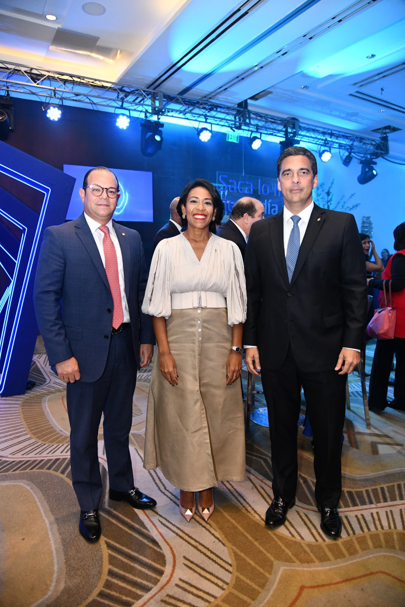 Roberto Carlos Rodríguez, Chantall Ávila y Francisco Ramírez.