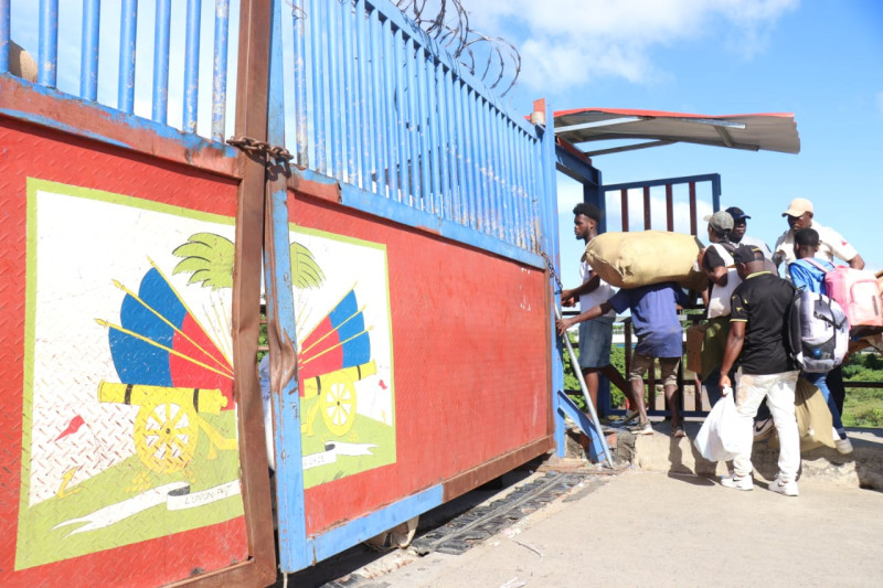 Autoridades de Haití permiten entrada de alimentos por Dajabón.