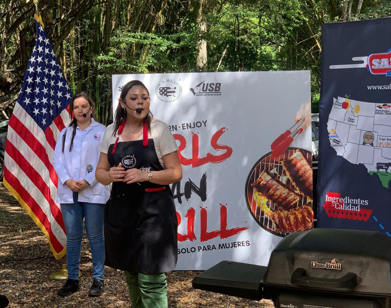 La actividad contó con la intervención de la nutricionista Andrea Rivera y la parrillera María Mercedes Sandoval.