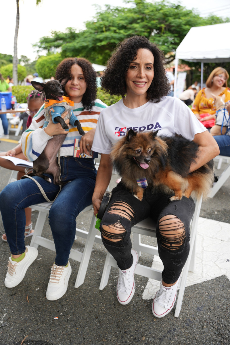 Idelsy Ferrera, Aura Vargas y las mascotas Ciela y Benyi
