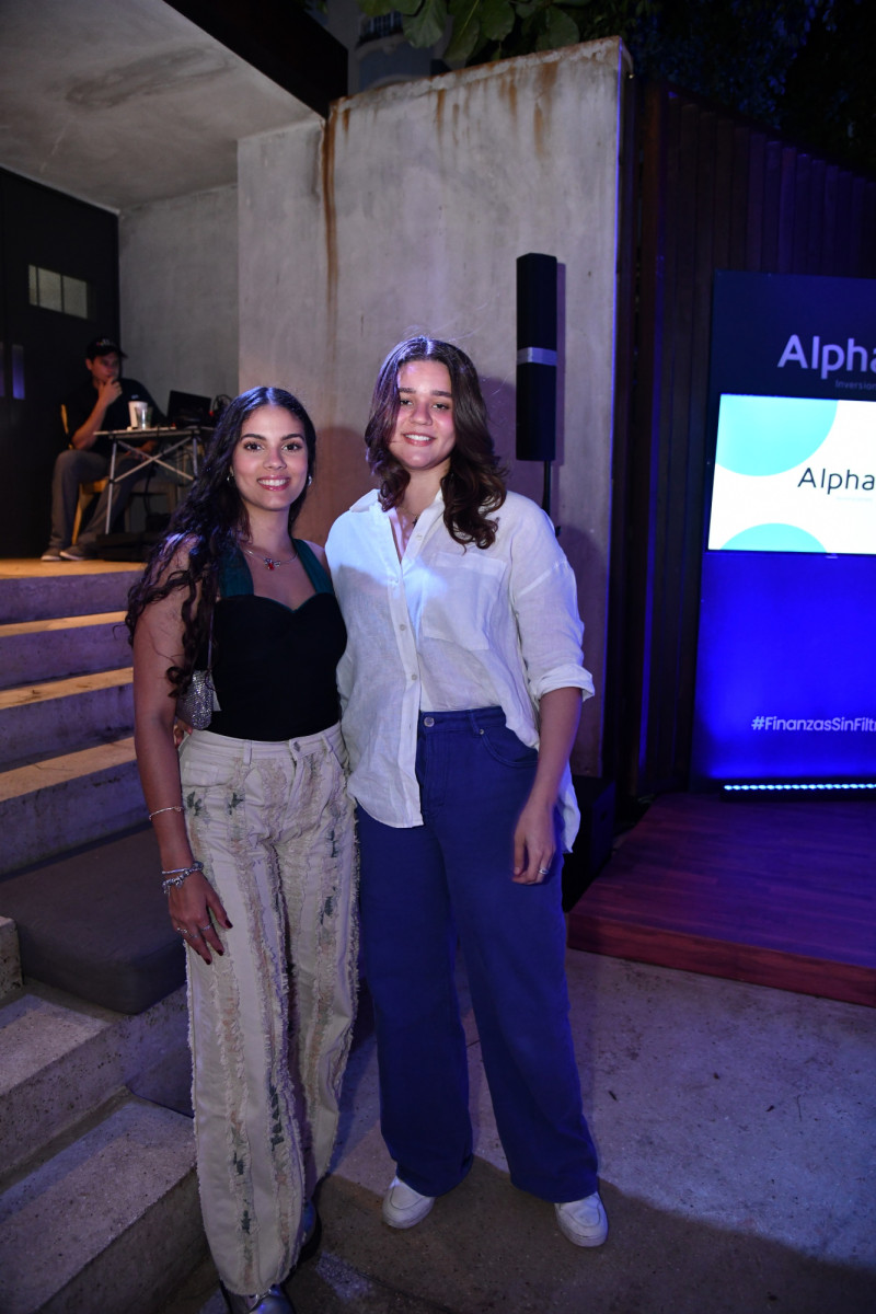 Camila Dipuglia y Clara Rodríguez.