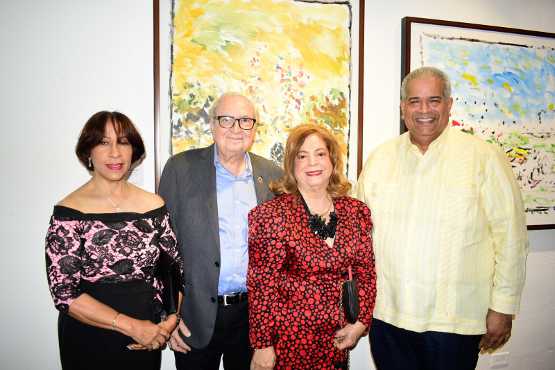 Rossi Pereira, Luis Snchez Noble, Mildred Josefina de Snchez y Pedro Vargas.