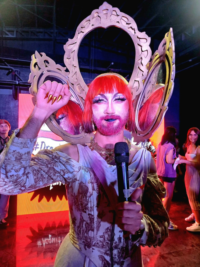 Pura Luka Vega, drag queen