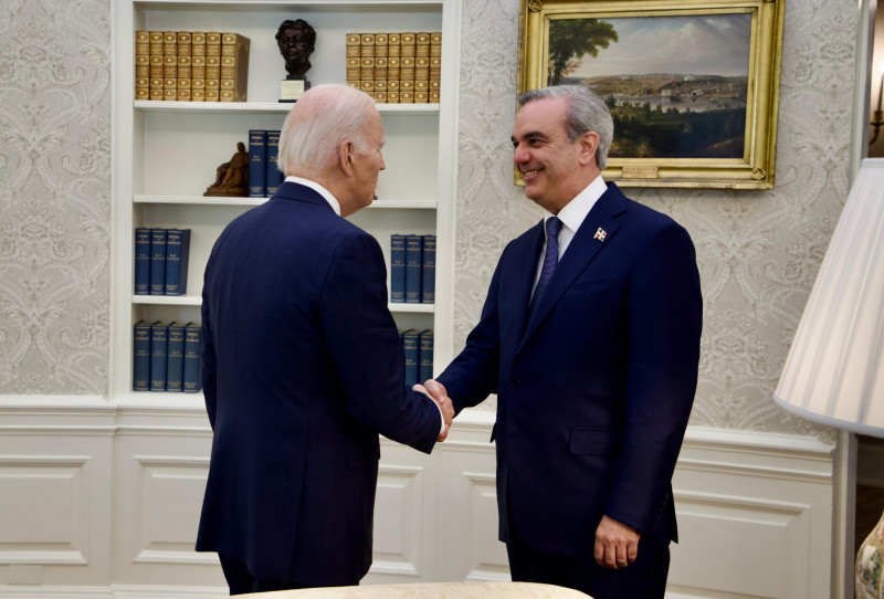 Los presidentes Joe Biden, de Estados Unidos, y Luis Abinader, de República Dominicana.