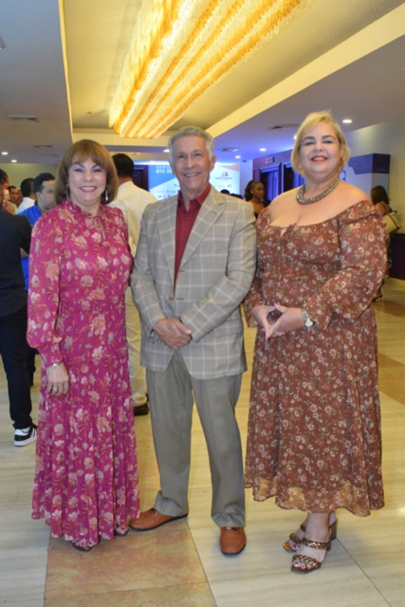 Aurora Garcia, Ricardo Jacobo y Ana Mirtha Vargas