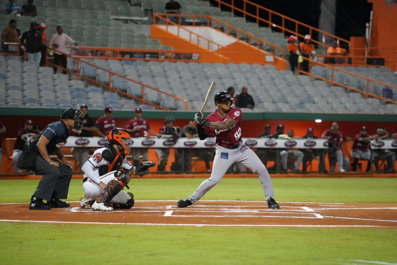 Dana Myers conectó jonrón en el triunfo de los Gigantes.