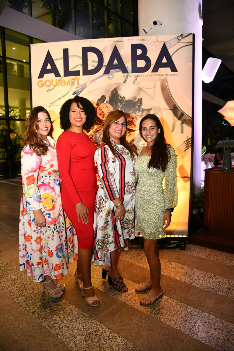 Cristina Venta, Camila Aquino, Grace Gómez e Ivana Aude.