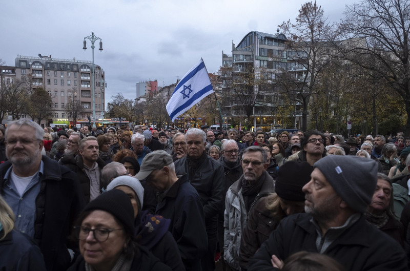 Marcha contra el antisemitismo en el centro de Berlín, Alemania, el 9 de noviembre de 2023, con motivo del 85º aniversario de la Kristallnacht o "Noche de los Cristales rotos" de 1938.