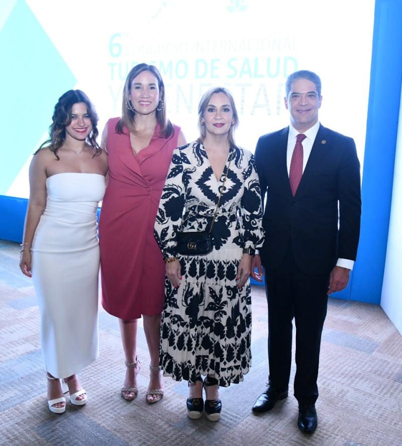 Camila Cambiaso, Mait del Toro, Sonia Jimnez de Hernndez y Hctor Hernndez.