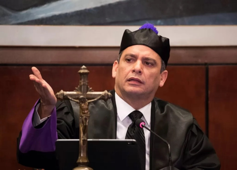 Luis Henry Molina favorece acuerdos para evitar casos lleguen a jueces.