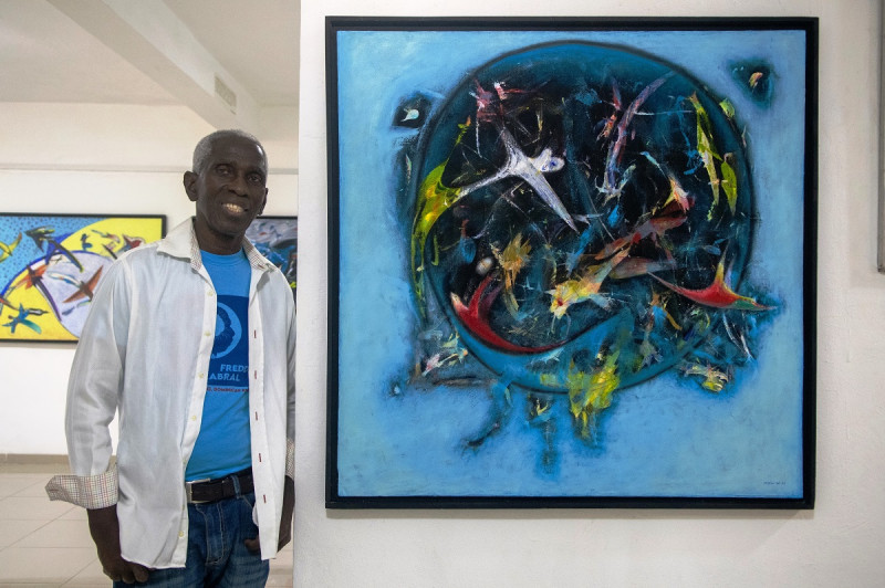 Dedicada a las aves, 31 cuadros forman parte de “Libérrimas”, la primera exposición de pinturas de Cabral en República Dominicana.