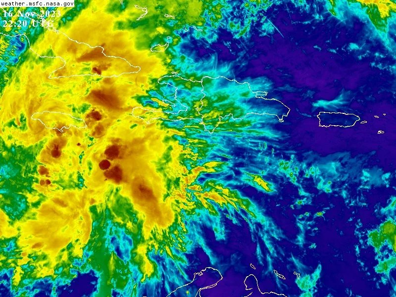 El fenómeno atmosférico podría convertirse en depresión tropical o ciclón.