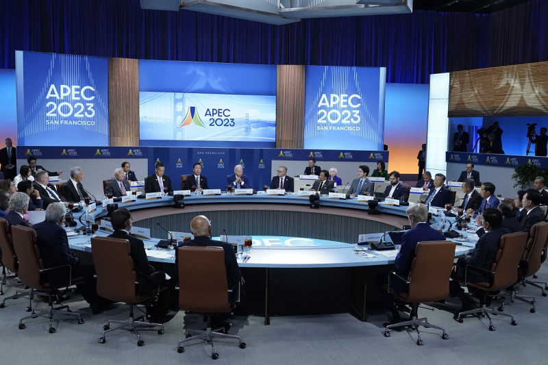 Los líderes se reúnen en la cumbre anual de Cooperación Económica Asia-Pacífico, el jueves 16 de noviembre de 2023, en San Francisco.