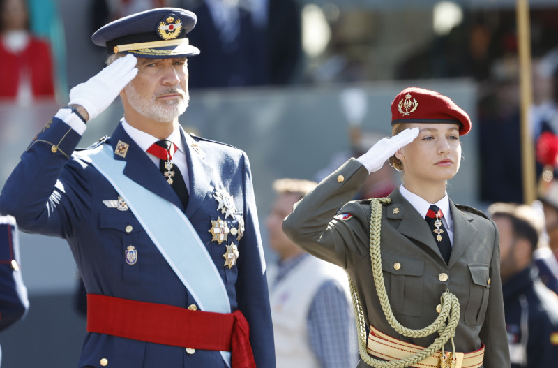 La princesa de Asturias, Leonor y el rey Felipe VI, en el desfile del Día de la Fiesta Nacional el 12 de octubre 2023 en Madrid. EFE/ Daniel González