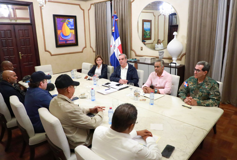 El presidente Luis Abinader estudia desastres tras disturbio tropical