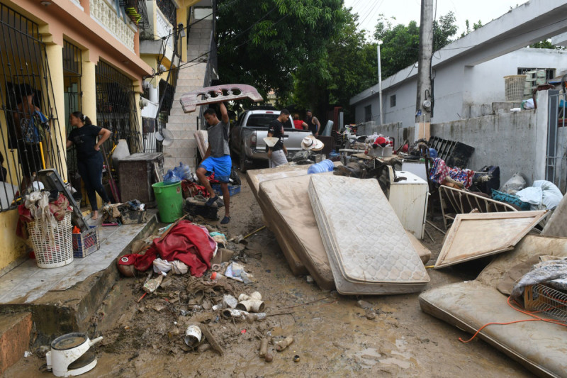 La calle Isabel Aguiar se podía apreciar la ruina en la que habían quedado deenas de familias.