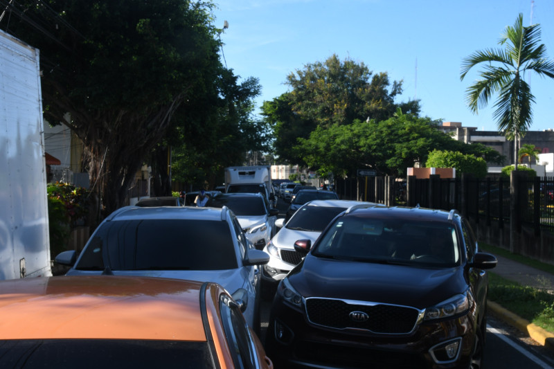 Las calles del sector Miraflores están congestionadas