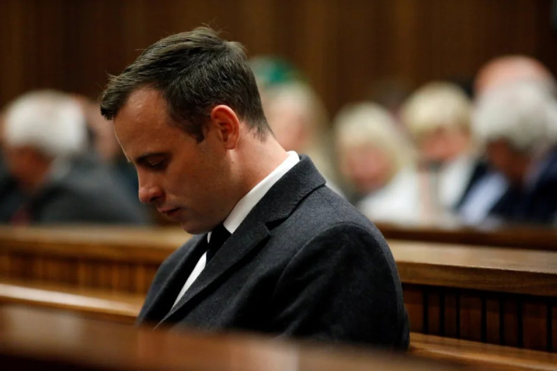 Óscar Pistorius fue condenado por asesinar en 2013 a su novia, la modelo Reeva Steenkamp.