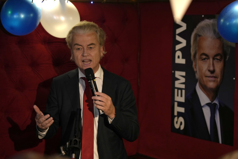 Geert Wilders, líder del Partido por la Libertad, reacciona a los primeros resultados preliminares de las elecciones generales en La Haya, Países Bajos