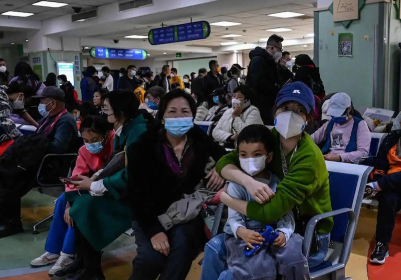 La OMS solicitó al país asiático información adicional "sobre un aumento de enfermedades respiratorias y de focos de neumonía en niños".