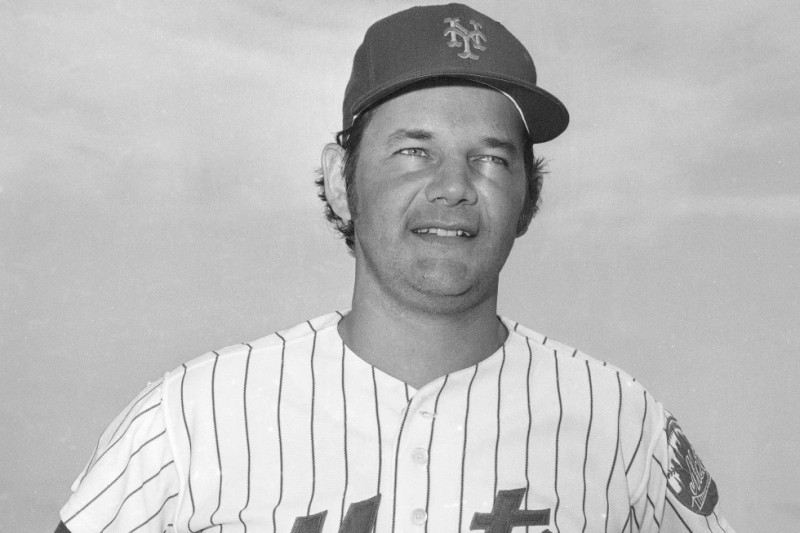 Foto de marzo de 1977, el cátcher de los Mets de Nueva York Ron Hodges en el campamento de entrenamiento del equipo.