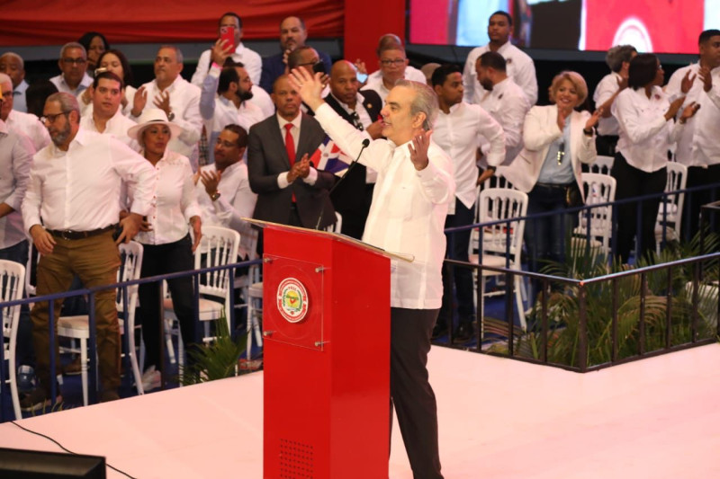El Partido Reformista Social Cristiano (PRSC) proclamó este domingo a Luis Abinader como su candidato presidencial para los comicios del 2024.