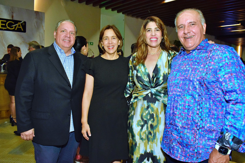 Tutin Beras-Goico, Mercedes Canalda, Ana Rosina Rodriguez y Ricardo Canalda.