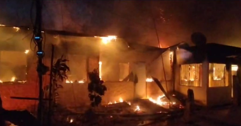 Cinco familias resultaron afectadas debido al fuego en Pepillo Salcedo, en Monte Cristi.