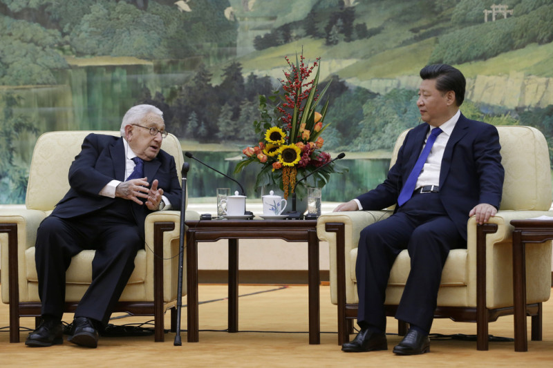 Xi Jinping y Henry Kissinger