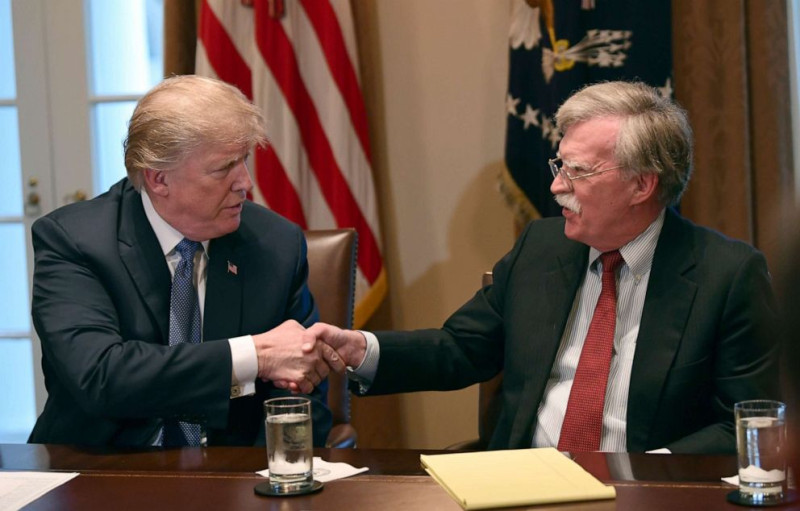 En el año 2019, John Bolton, consejero de Seguridad Nacional de Trump, invocó de nuevo la doctrina Monroe ante la crisis de Venezuela.
