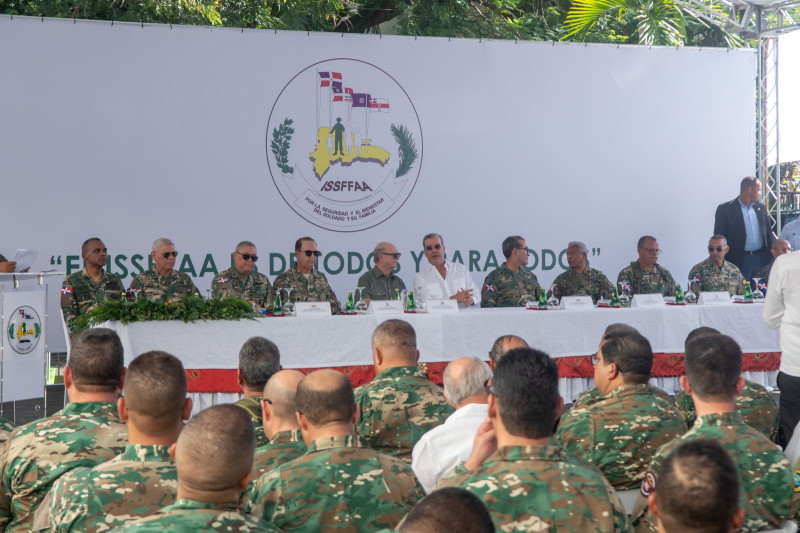 El presidente Luis Abinader inauguró este sábado las nuevas instalaciones del Instituto de Seguridad Social de las Fuerzas Armadas (ISSFFAA).