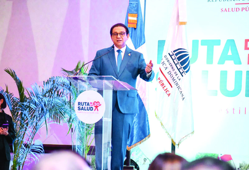El ministro de Salud, Daniel Rivera, ofreció detalles de la iniciativa