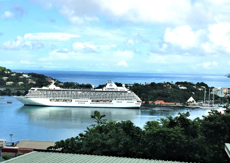 El barco Crystal Serenity en St. Lucia.