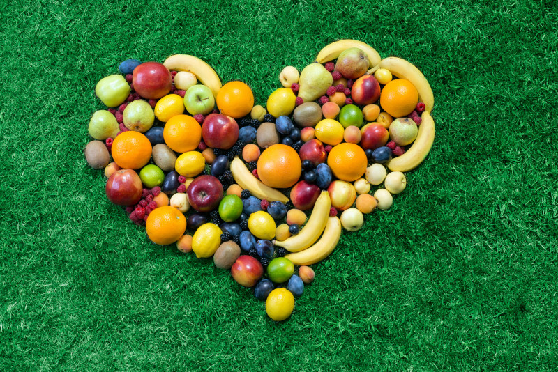 Frutas variadas y coloridas: ricas en compuestos cardiosaludables. Foto: IMEO