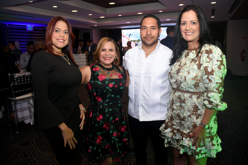 Stephanie Mendoza, Rosa Elvira Morel, Hibrain Sosa y Jennifer Santana