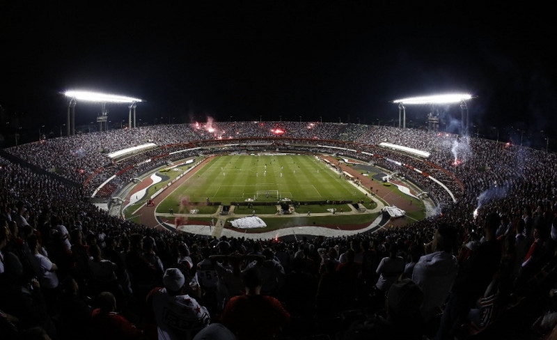 Vista del estadio durante el partido de ida de las semifinales de la Copa Libertadores 2016 de Brasil entre el Atlético Nacional de Colombia y Sao Paulo de Brasil en el estadio Morumbi, en Sao Paulo, Brasil, el 6 de julio de 2016.